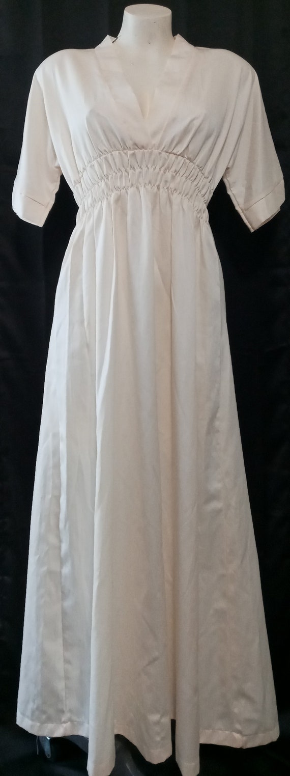 Vintage white night gown - image 3