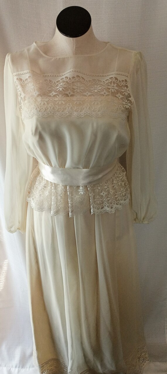 Vintage off white two piece wedding gown - image 3