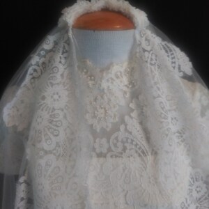 Vintage white lace short sleeve gown with veil image 2