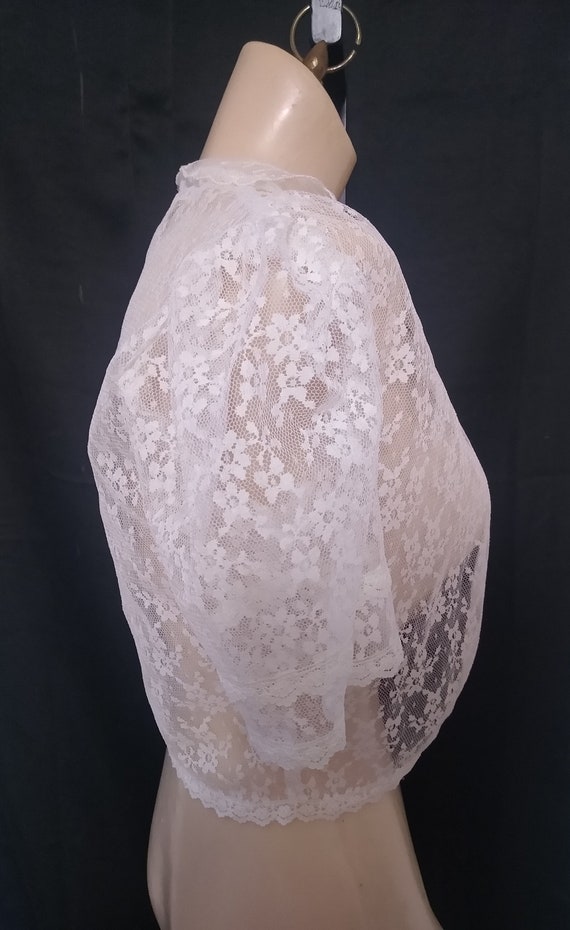 Vintage white lace cropped wedding jacket - image 5