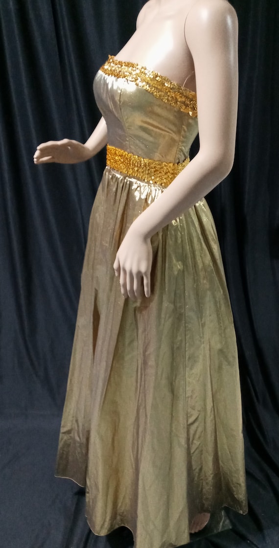 Vintage gold lame' strapless gown - image 4