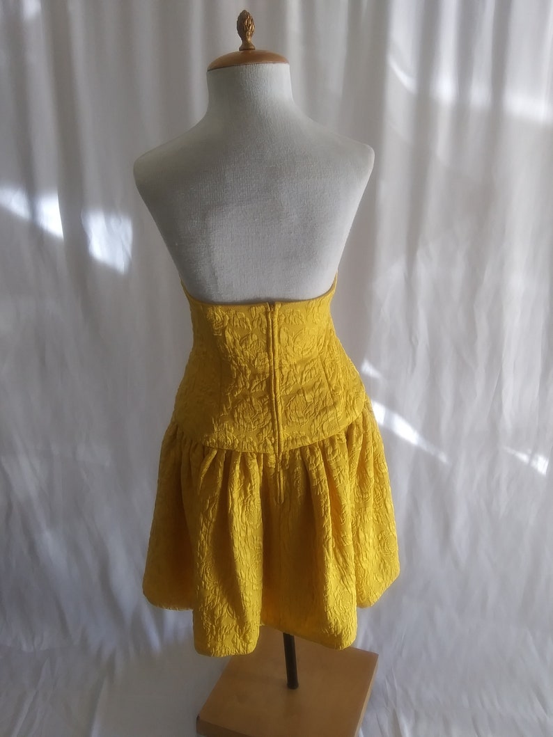 Vintage yellow strapless dress