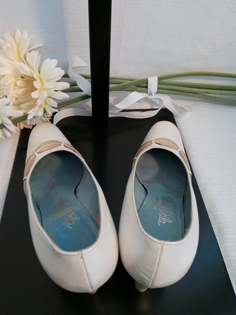 Vintage pearl white and gold shoes image 7