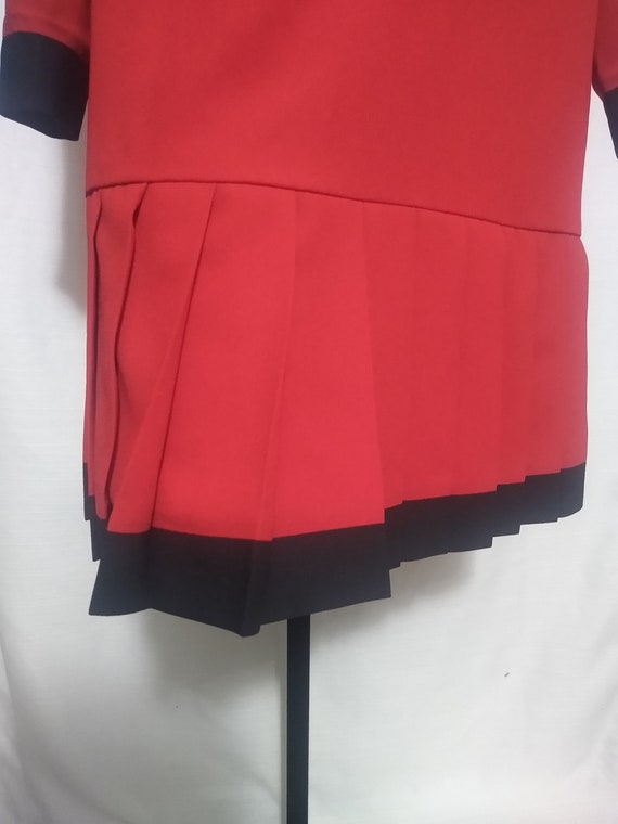 Vintage red power dress with black accents - image 4