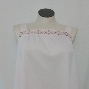 Vintage pale pink sleeveless house dress image 1