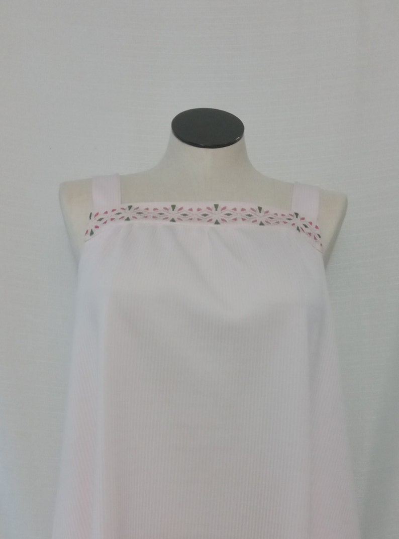 Vintage pale pink sleeveless house dress image 1