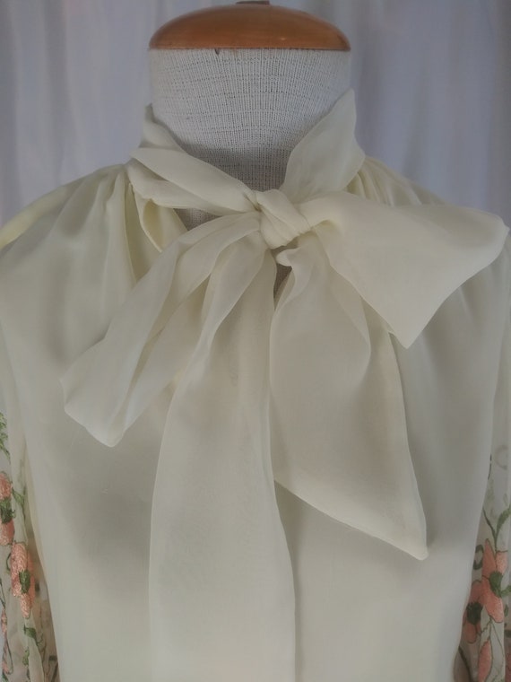 Vintage cream embroidered wedding dress - image 3