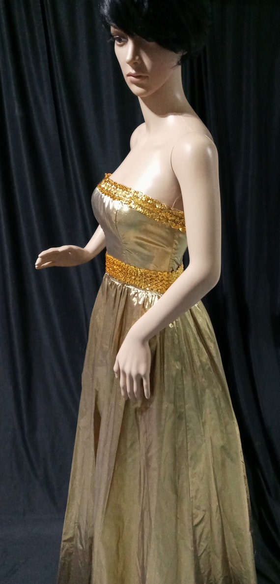 Vintage gold lame' strapless gown - image 5