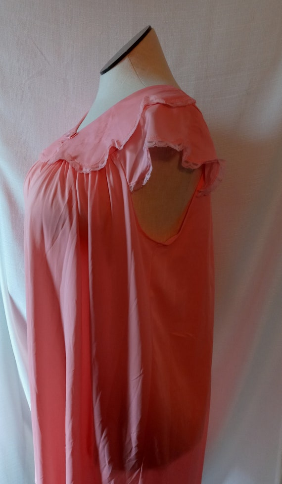 Vintage pink gown and robe set - image 6