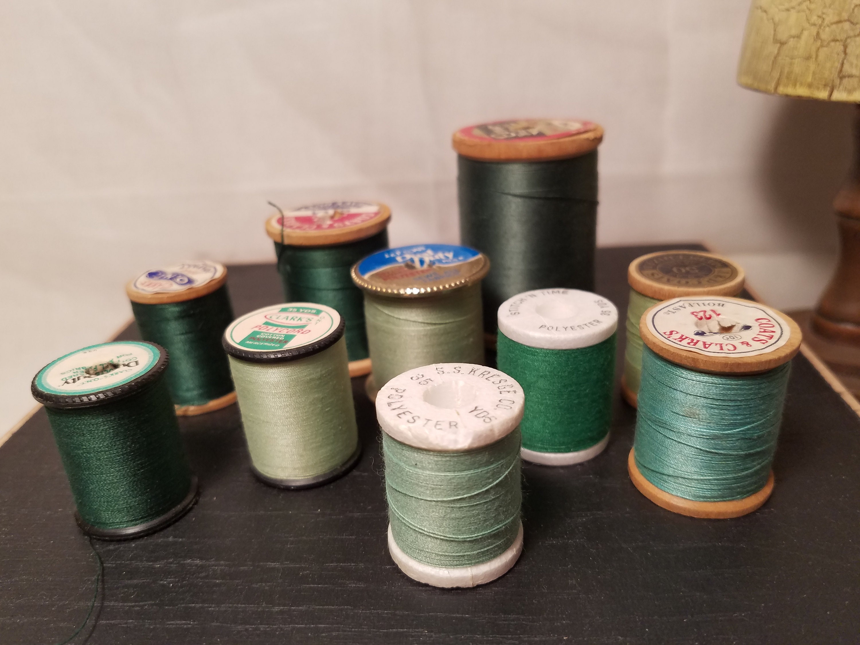 Green Thread Spools Set of Ten 10 Sewing Quilting Crafting - Etsy.de