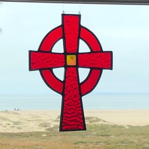 Celtic Cross with Circle Accent