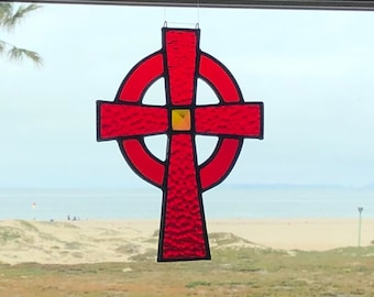 Celtic Cross with Circle Accent