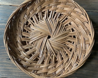Vintage Wicker Flat Wall Basket - Vintage Wicker Rattan Flat Wall Hanging Basket - Cottagecore Home Decor - Minimalist Neutral