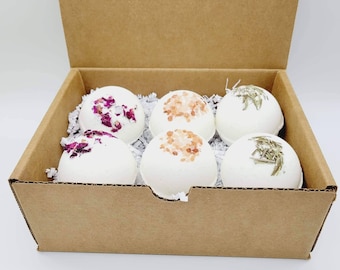 Lavender lower bath bomb, floral christmas bathbombs, wholesale bulk bath fizzy, party favors care package, vegan moisturizing bathbomb set.