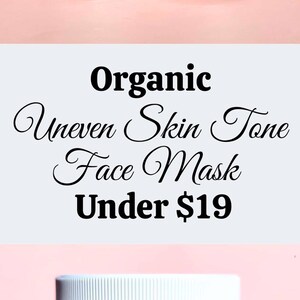 K&ouml;nnte beinhalten: Mehrere Gl&auml;ser mit Lakritz-Gesichtsmaske. Die Gl&auml;ser haben wei&szlig;e Etiketten mit schwarzem Text mit der Aufschrift "Licorice FACE MASK" und "Organic | Vegan | Cruelty Free". Der Text "Organic Uneven Skin Tone Face Mask Unter 18 &euro;" ist ebenfalls sichtbar.