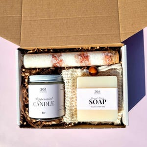 Organic skincare teen hamper box, teenager self care gift, minimalist beauty set for her, sensitive skin gift box, new mum gift, birthday present for daughter, appreciation gift for her, self care box for teen girl, eco friendly skincare set, natural beauty gift box, gift for sister, friend, mom, and wife, baby shower gift, postpartum gift box, graduation gift, back to school self care kit, thoughtful gift for her, handmade skincare hamper, clean beauty gift set. Mothers Day Gift Ideas,