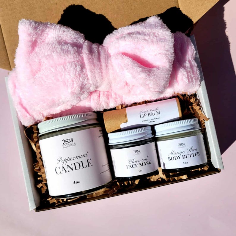 Natural self care box, bath and body gift set for women, handmade skincare set, graduation spa gift ideas, high school graduation gift for daughter, best friend gift box, teen self care kit, wellness routine gift, spa gift set for her, natural skincare gift box, eco friendly beauty set, gift for sister and friend, pamper gift set, self care gift for women, thoughtful graduation gift, Mothers Day Gift Ideas,
