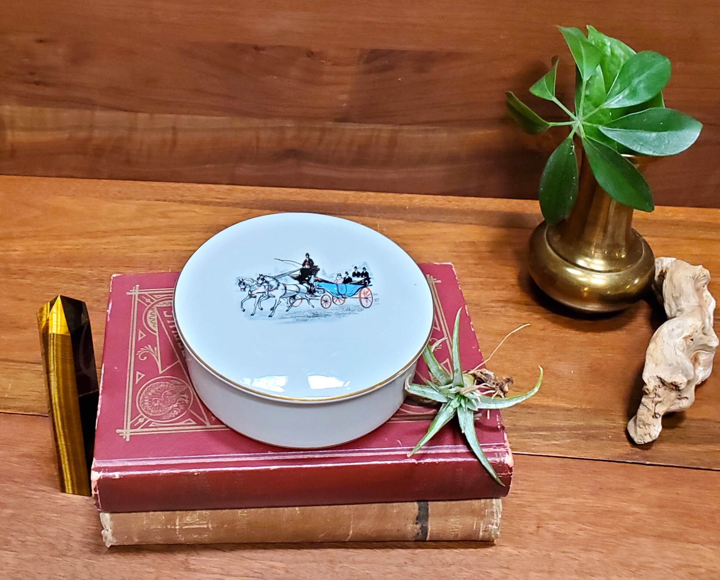 フランス・リモージュ、Haviland & Co装飾皿 リモージュの小物皿、Haviland Limoges フランス製、蓋付き磁器皿