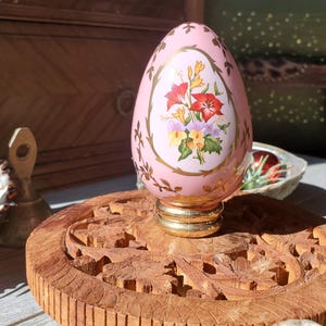 Franklin Mint collectible egg  pink and gold