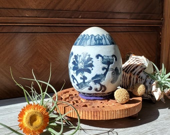 Blue and white decorative ceramic egg vintage Asian