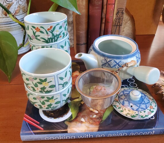 5 Best Glass Teapots for Herbalists & Tea Lovers