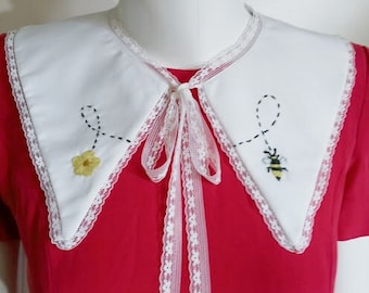 Detachable Collar w/ handmade embroidered Bee, Lolita Removable Collar, Cosplay Collar, Peter Pan Pointed Collar, Sailor Collar