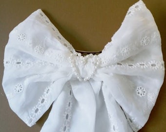 Coquette Bride Bow Hair Clip, Engagement Shower, Bride Accessory, Retro Bride Hair Clip, Vintage Bride Hair Clip, Hair Bow, Wedding Hair Bow