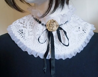 Vintage White Lace Collar, Victorian Style, Removable Cosplay Collar