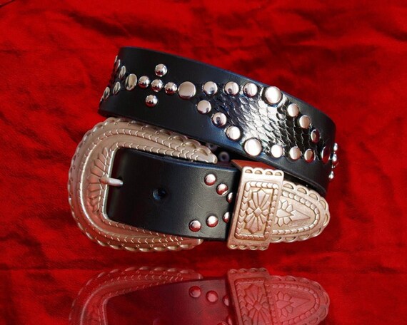 STUDDED SNAKESKIN BELT IN BLACK