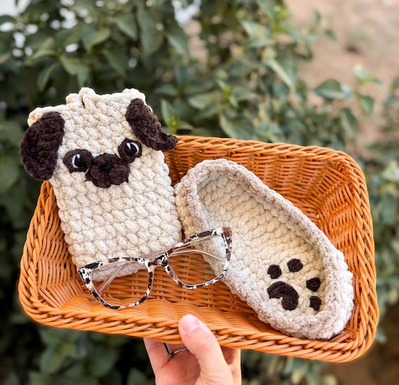 Eyewear Accessories, Glasses Case, Glasses Holder, Glasses tray, eyewear case, eyewear holder, crochet, Pug eyewear, Dog eyewear