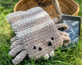 Spider Kindle Sleeve, Jumping Spider Kindle Case, Kindle Cover, Kindle Sleeve, Bookish Gifts, E reader, Kindle Accessories, Kindle Girl