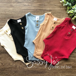 Gender Neutral Newborn Baby Ribbed Henley Sleeveless Tank Top Romper, Baby Summer Clothing, Sleeveless Bodysuit, Baby Boy