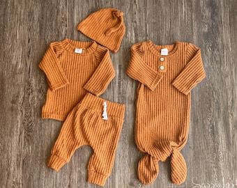 Gender neutral fall coming home outfit and gown 4-piece set, Baby hospital outfit gender neutral, Fall baby clothing, Neutral baby clothes