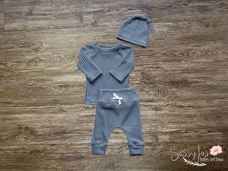 Newborn Gender Neutral going home waffle knit grey outfit with hat. Sassy Jo's Babies and bows.