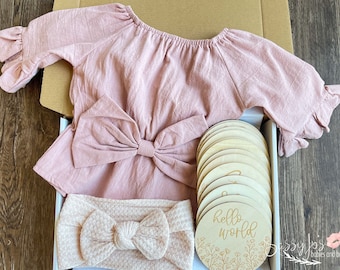 Newborn Baby Girl Winter Gift Box, Baby girl gift box, baby girl clothes, Newborn Romper, Welcome home baby girl gift basket
