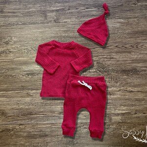 Newborn Gender Neutral going home waffle knit red outfit with hat. Sassy Jo's Babies and bows.