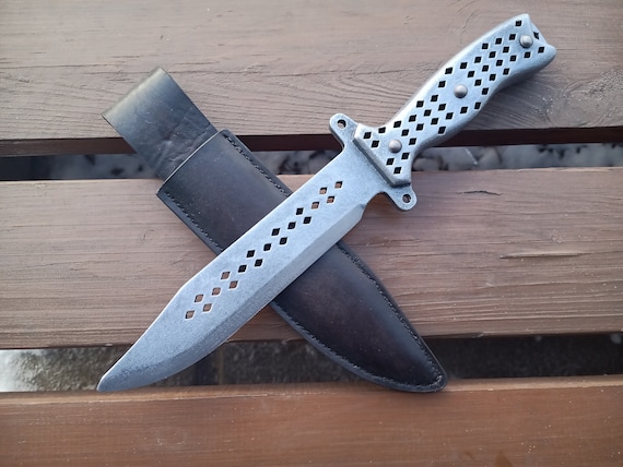 Knife - What Would Daryl Do - 138 Knife - What Would Daryl Do - 138