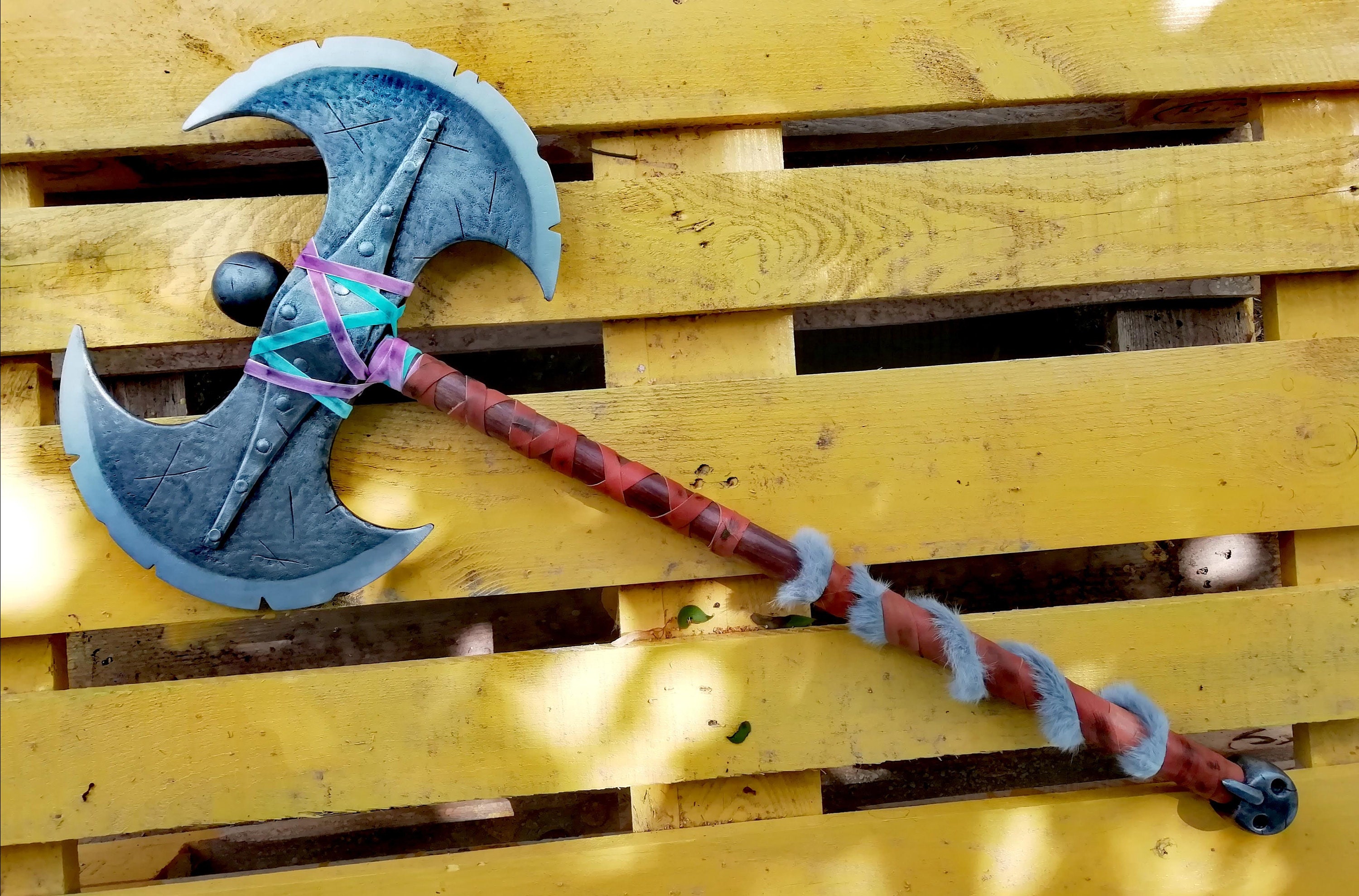 How to train your dragon. Astrid's axe. Fan art. Prop. Etsy