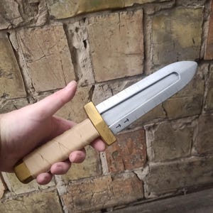 Thorfinn daga El anime Vinland Saga. Prop. Contrachapado. Cosplay. Arte de fans. imagen 5