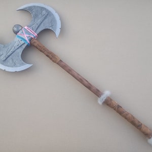 How to train your dragon. Astrid's axe. Plywood. Cosplay Prop.