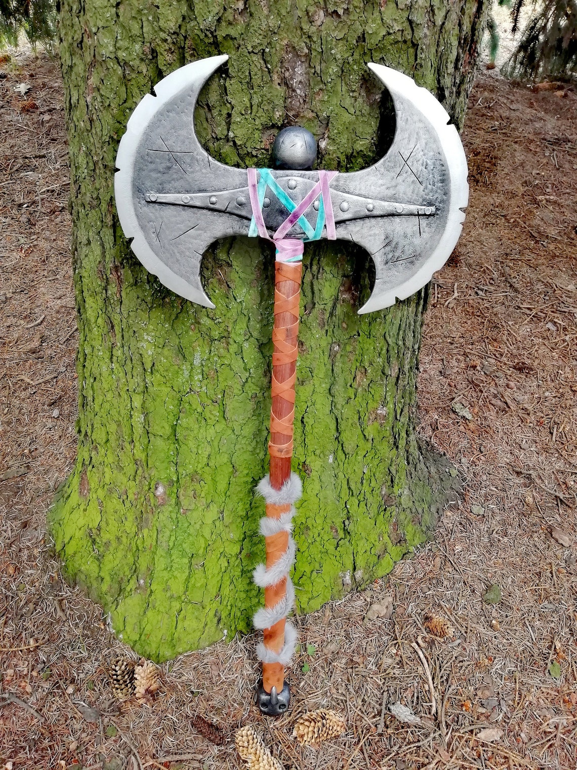 How to train your dragon. Astrid's axe. Fan art. Prop. Etsy