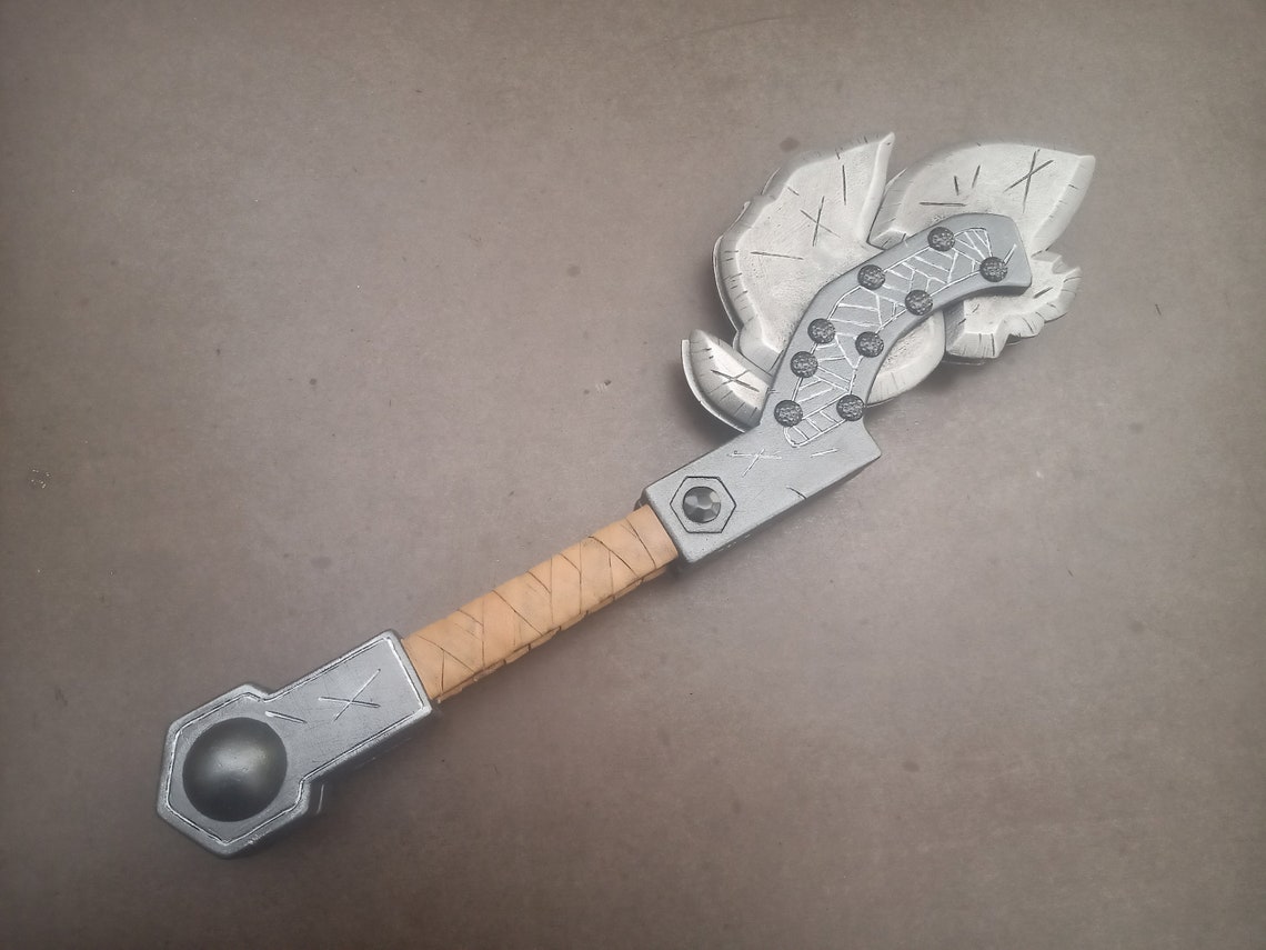 How to Train Your Dragon. Heather's Axe. Fan Art. Prop. Etsy