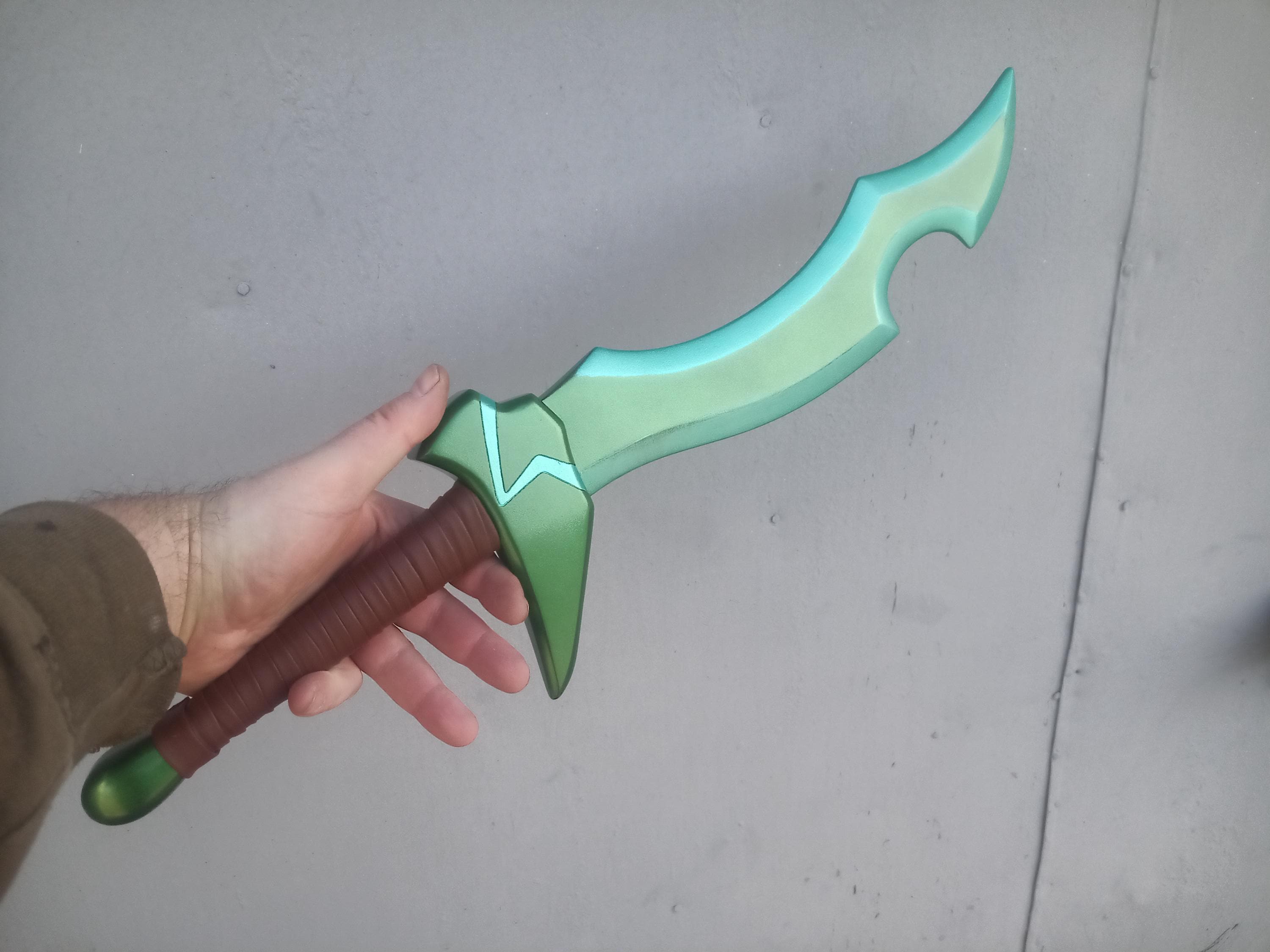 シャングリラ・フロンティアのアニメの短剣。小道具。コスプレ。合板