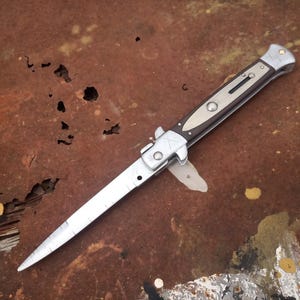 The Last of Us 2 Ellie folding prop knife. Plywood. Cosplay. Decoration.