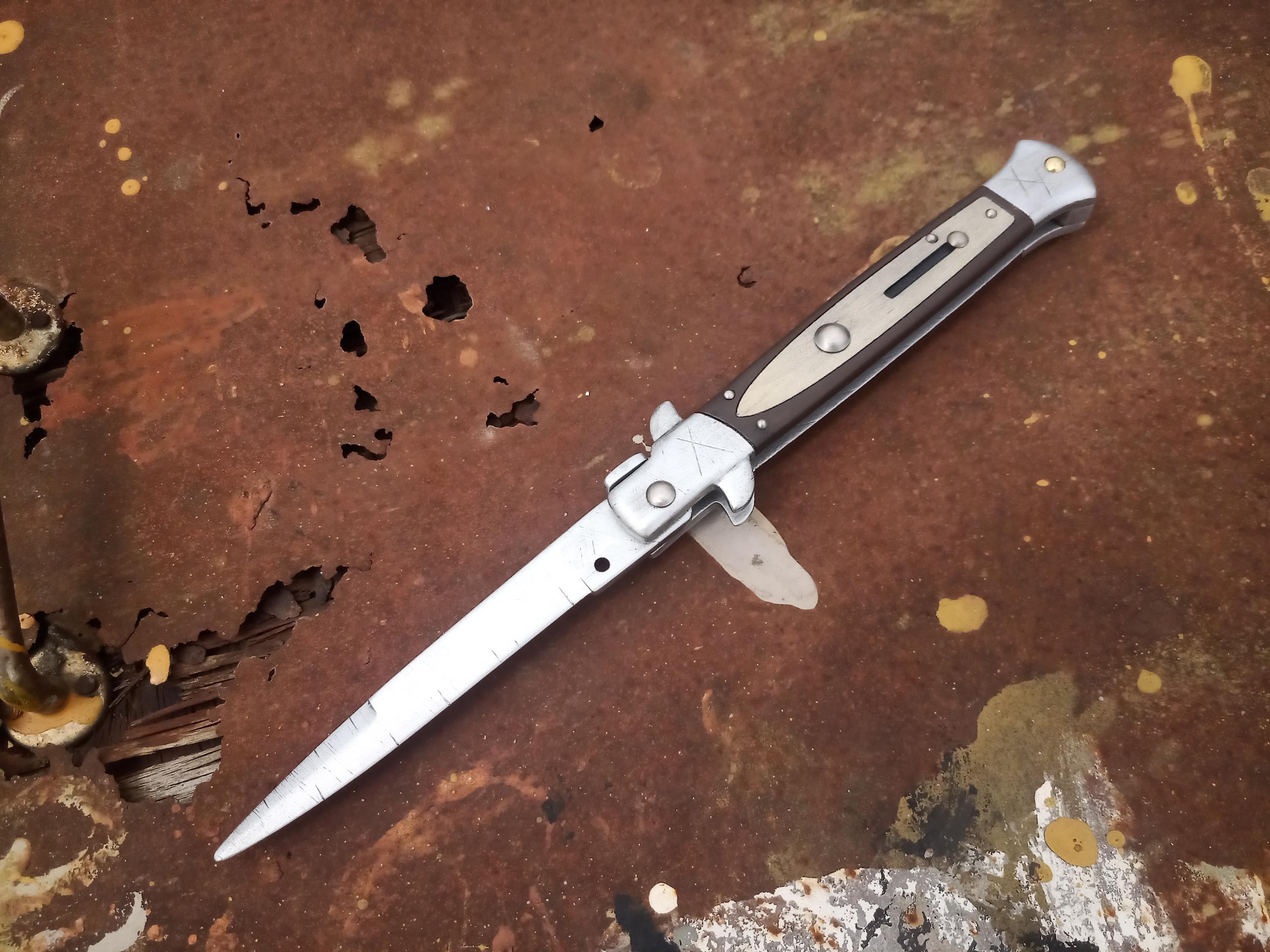 The Last of Us 2』エリー用折りたたみ小道具ナイフ。合板製。コスプレ