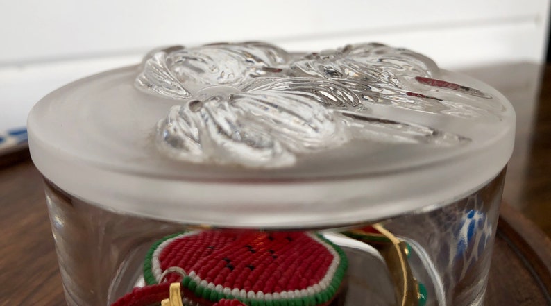 Round Glass Trinket Box With Daisy Lid