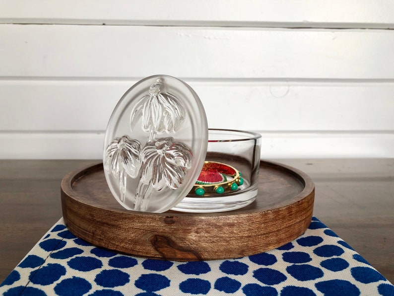 Round Glass Trinket Box With Daisy Lid