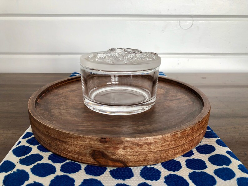 Round Glass Trinket Box With Daisy Lid
