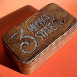 Valentine&#39;s Day Engraving on a Music Box | Sentimental Gift for an Anniversary