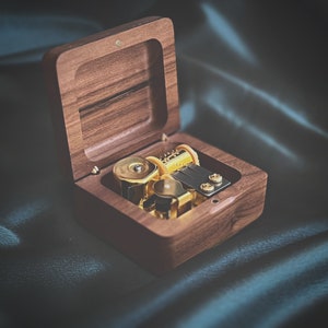 Bruna - Wooden Music Box with Your Picture & Engraving / Personalized Music Box / Custom Wind-Up Music Box / Japanese Movement Mechanism